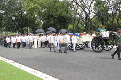 Special Edition Dating Pangulong Marcos Nailibing Na Sa Libingan Ng Mga Bayani Radyo 5352